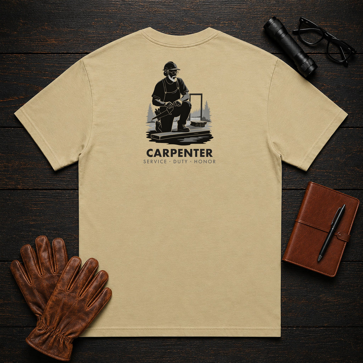 Carpenter t-shirt in Khaki, Sawing Trim (Male)
