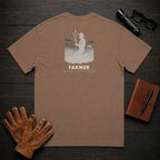 Farmer t-shirt in Espresso, Examining the Crop (Male)