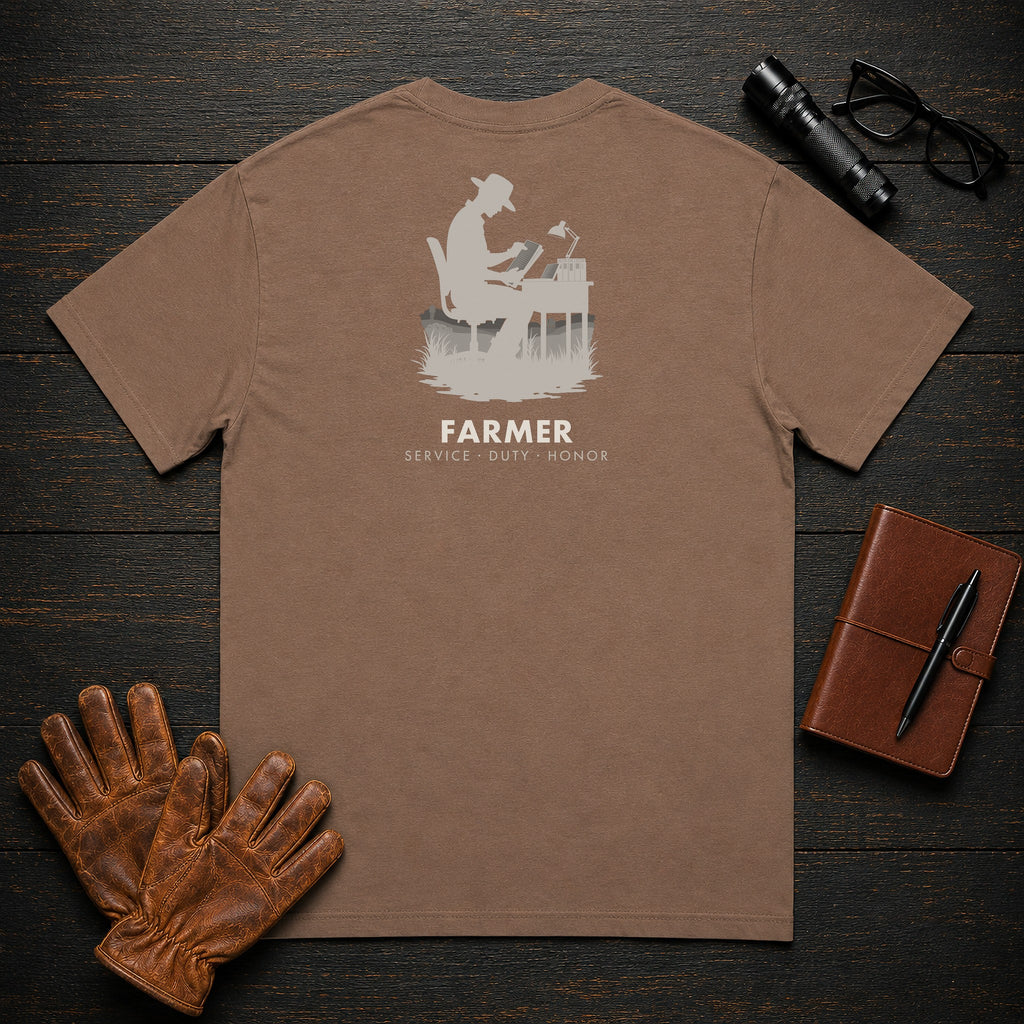 Farmer t-shirt in Espresso, Reviewing the Ledger (Male)