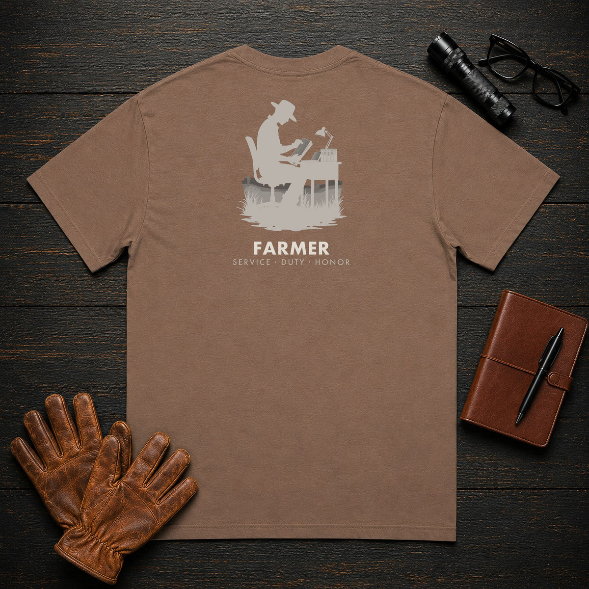 Farmer t-shirt in Espresso, Reviewing the Ledger (Male)